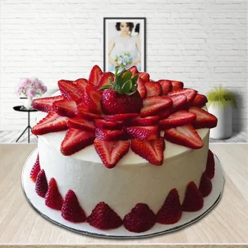 Order Yummy Strawberry Cake