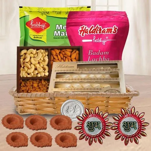 Exclusive Sweets N Assortments Gift Hamper for Diwali Exclusive Sweets N Assortments Gift Hamper for Diwali