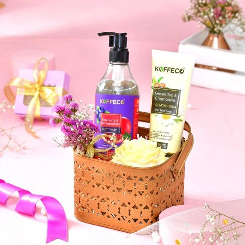 Luxe Moms Day Candle  N  Care Set