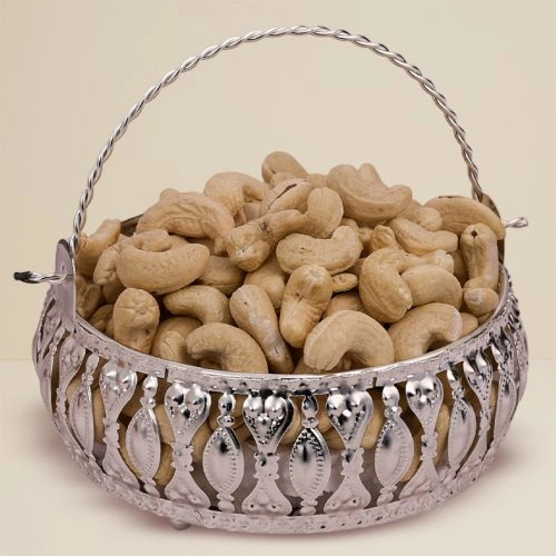 Stylish Silver Bowl with Cashews