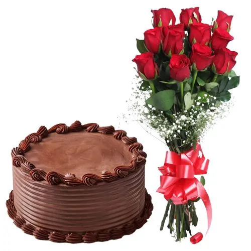Online Deliver Red Roses Bouquet N Chocolate Cake