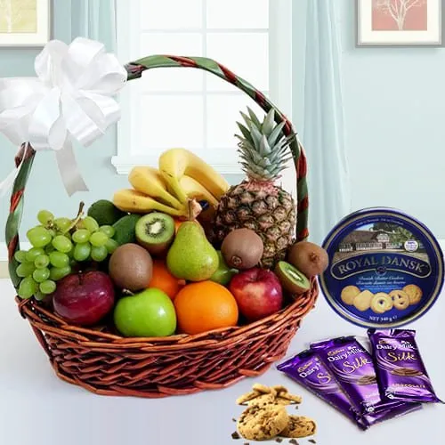 Deliver Chocolates Gift Hamper with Fresh Fruits N Danish Cookies