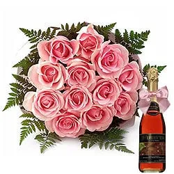 Buy Bouquet of Pink Roses n a Bottle of Fruit Juice Online