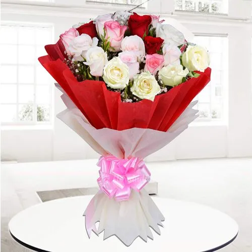 Charming Hand-tied Bouquet of Pink Red N White Roses