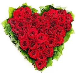 Online Order Hearth Shape Red Roses Arrangement