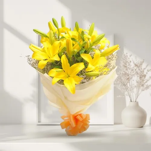 Beautiful Bouquet of 6 Blooming Lilies Beautiful Bouquet of 6 Blooming Lilies