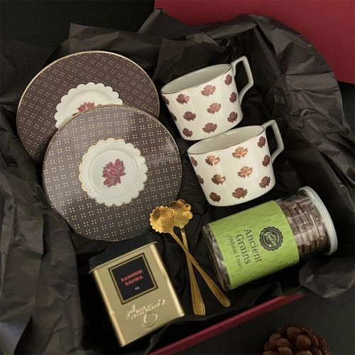 Charming Tea  N  Cookie Treat Gift