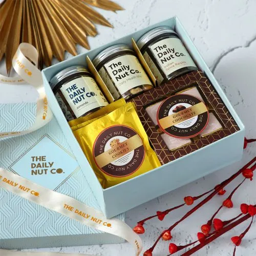 Delicious Mixed Snacks Hamper