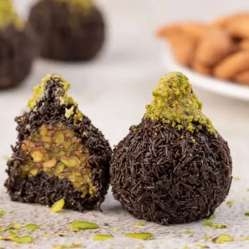 Royal Indulgence Chocolate Pistachio Modak Set